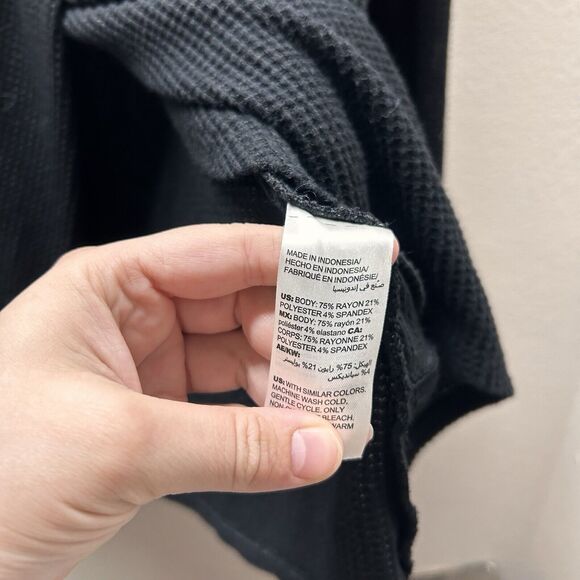 Chico’s Zenergy Black Waffle Knit Cowl Neck Pullover Sweater Top SZ 0 / Small - Picture 6 of 6